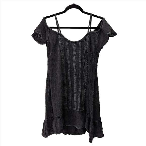 Beach By Exist Dresses & Skirts - Beach by Exist cold shoulder summer dress